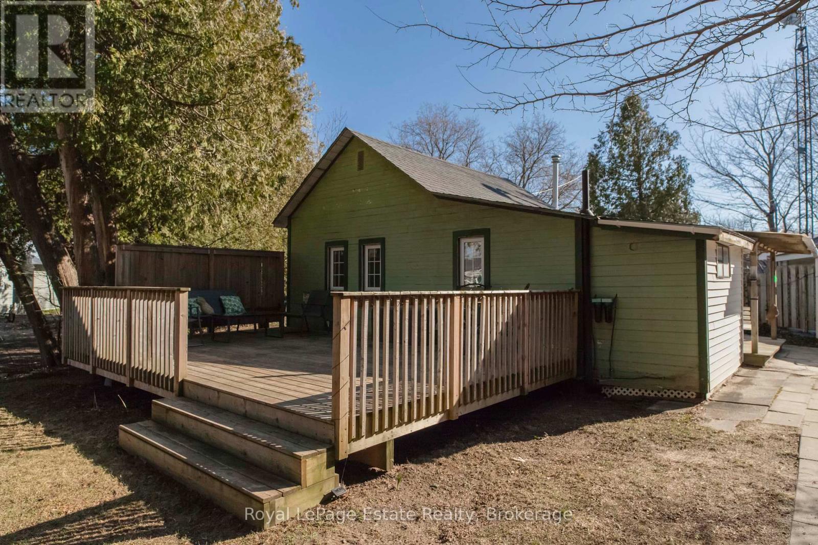 












207 FIRST STREET S

,
South Bruce Peninsula,




Ontario
N0H2G0

