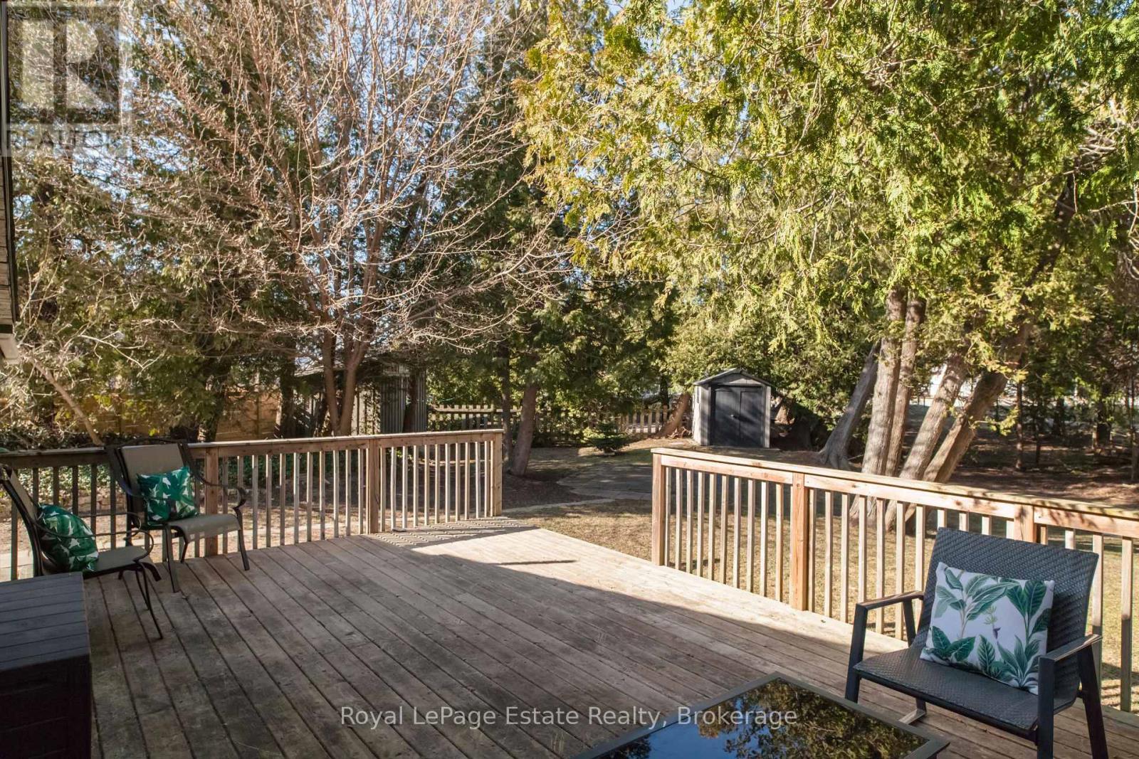 












207 FIRST STREET S

,
South Bruce Peninsula,




Ontario
N0H2G0


