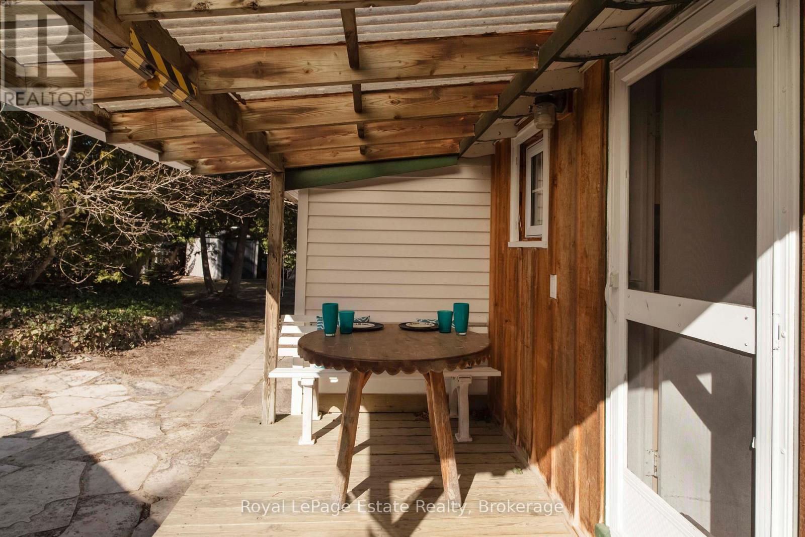 












207 FIRST STREET S

,
South Bruce Peninsula,




Ontario
N0H2G0

