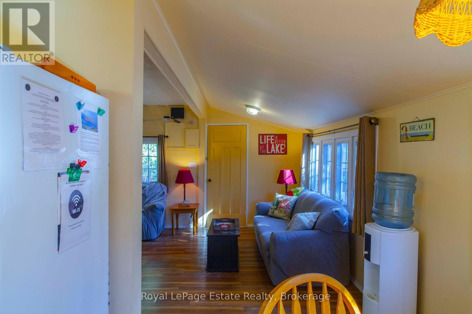 












207 FIRST STREET S

,
South Bruce Peninsula,




Ontario
N0H2G0

