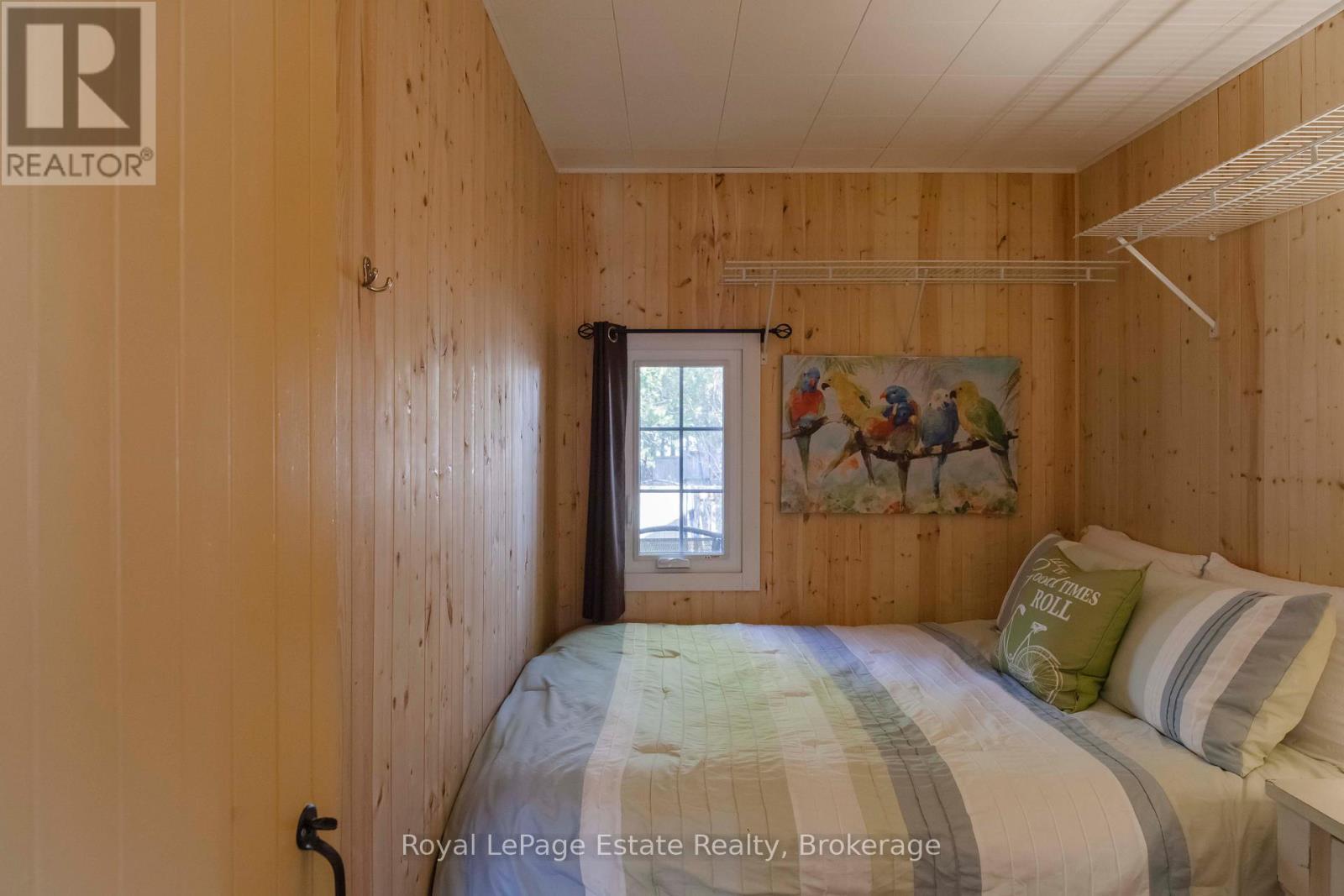 












207 FIRST STREET S

,
South Bruce Peninsula,




Ontario
N0H2G0

