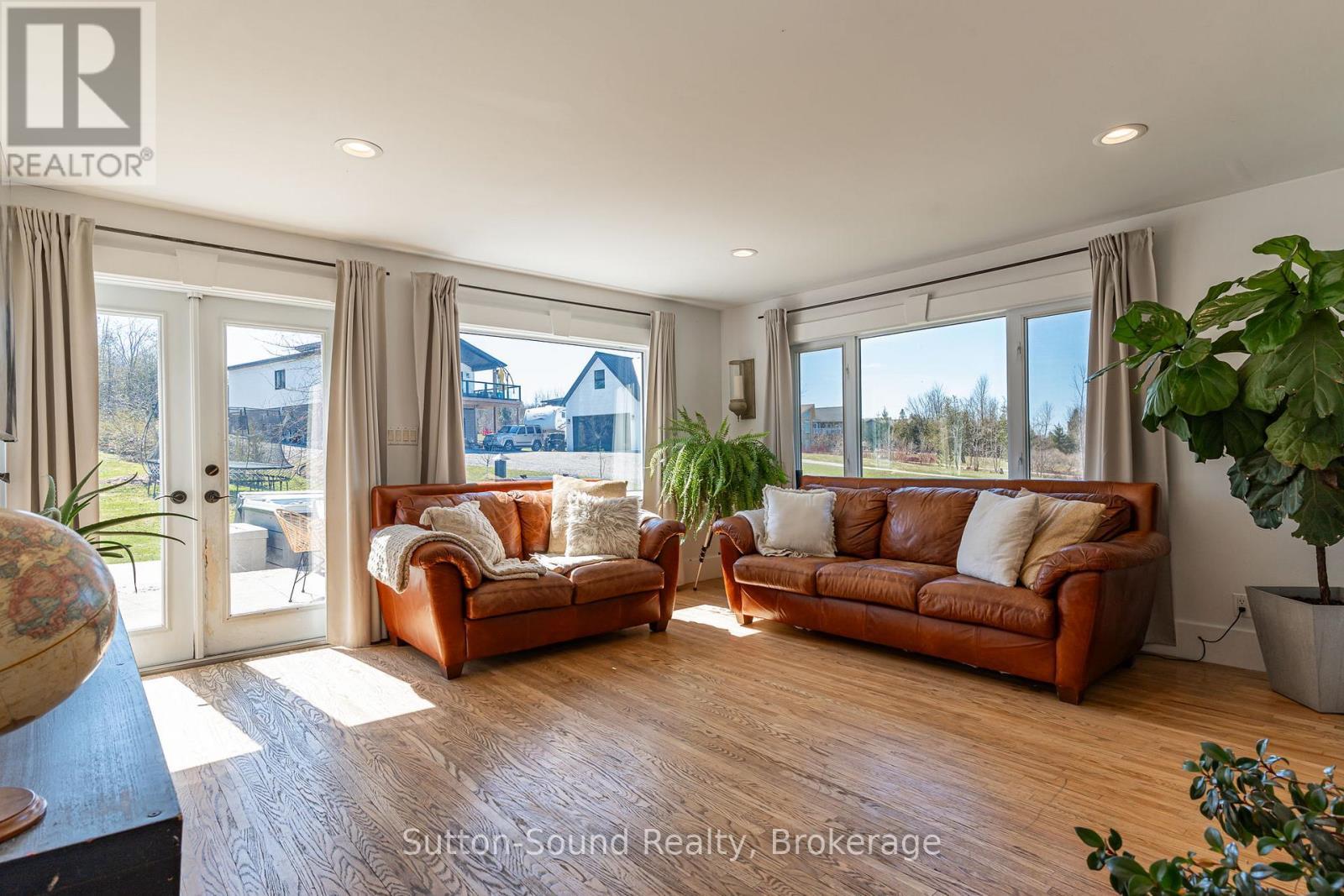 












146 SUNSET BOULEVARD

,
Georgian Bluffs,




Ontario
N0H2T0

