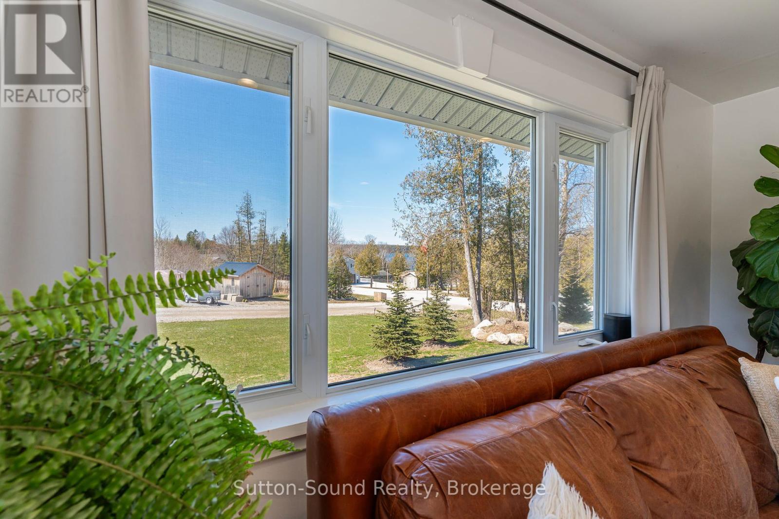 












146 SUNSET BOULEVARD

,
Georgian Bluffs,




Ontario
N0H2T0

