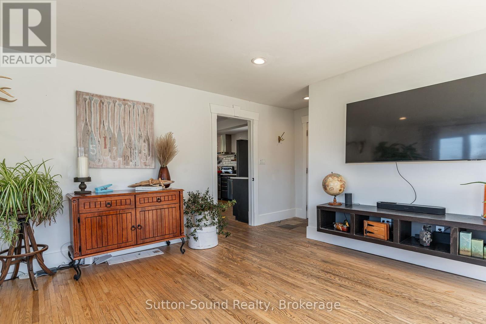 












146 SUNSET BOULEVARD

,
Georgian Bluffs,




Ontario
N0H2T0

