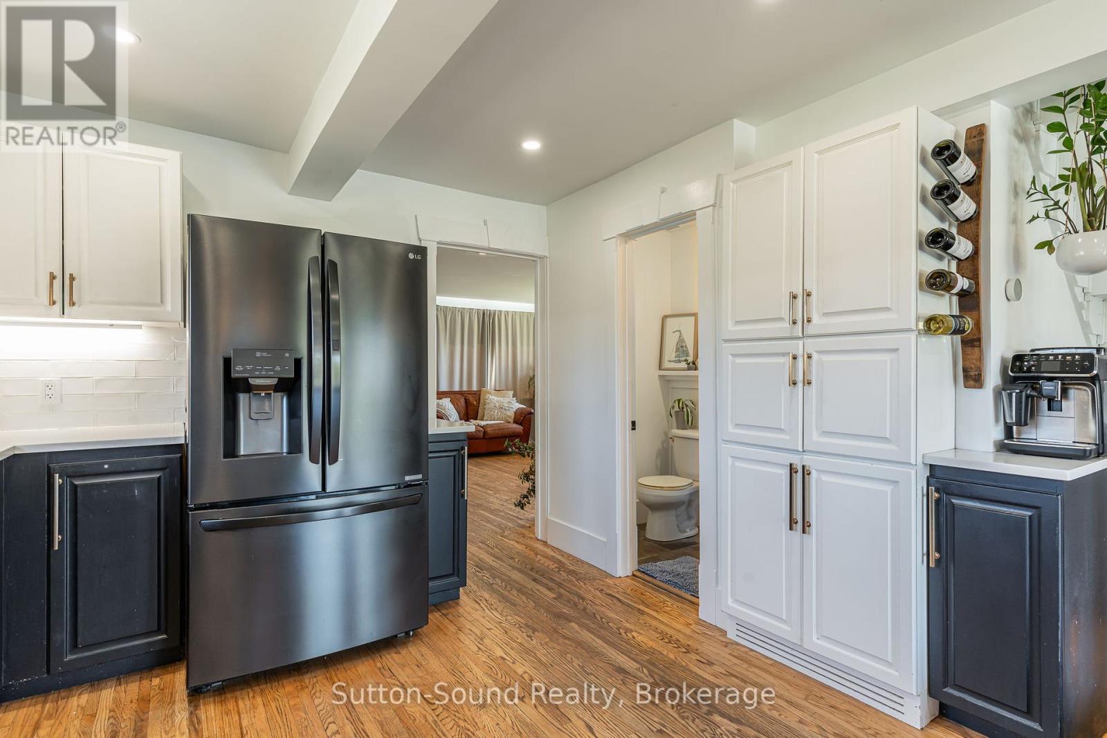 












146 SUNSET BOULEVARD

,
Georgian Bluffs,




Ontario
N0H2T0

