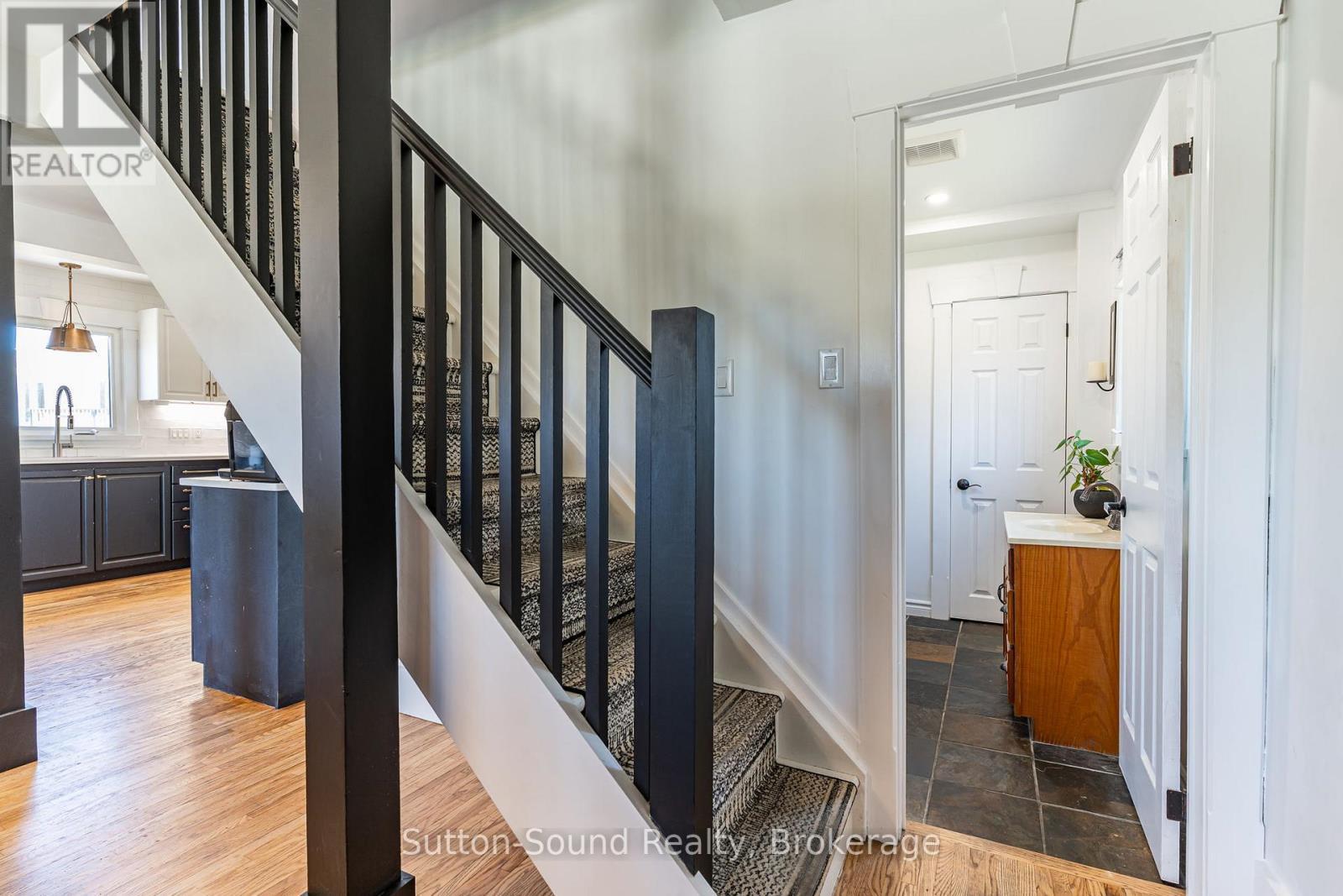 












146 SUNSET BOULEVARD

,
Georgian Bluffs,




Ontario
N0H2T0

