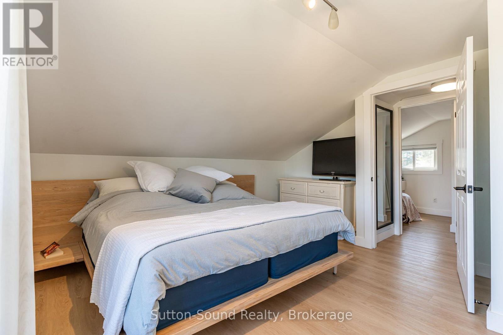 












146 SUNSET BOULEVARD

,
Georgian Bluffs,




Ontario
N0H2T0

