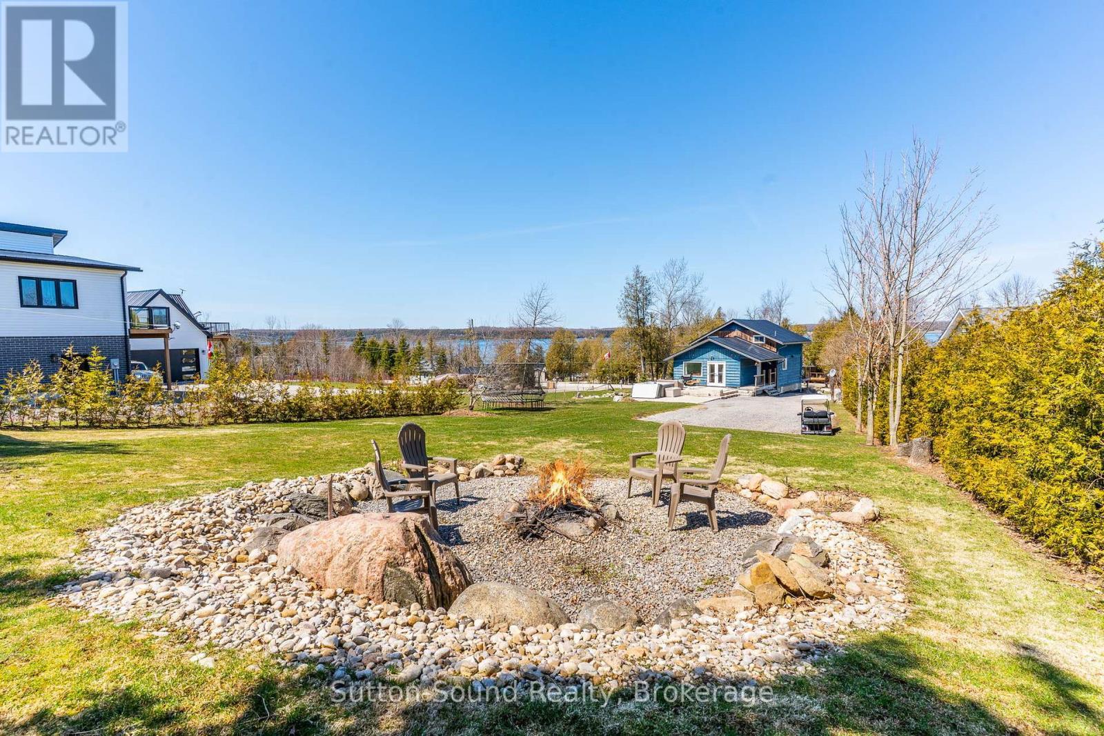 












146 SUNSET BOULEVARD

,
Georgian Bluffs,




Ontario
N0H2T0

