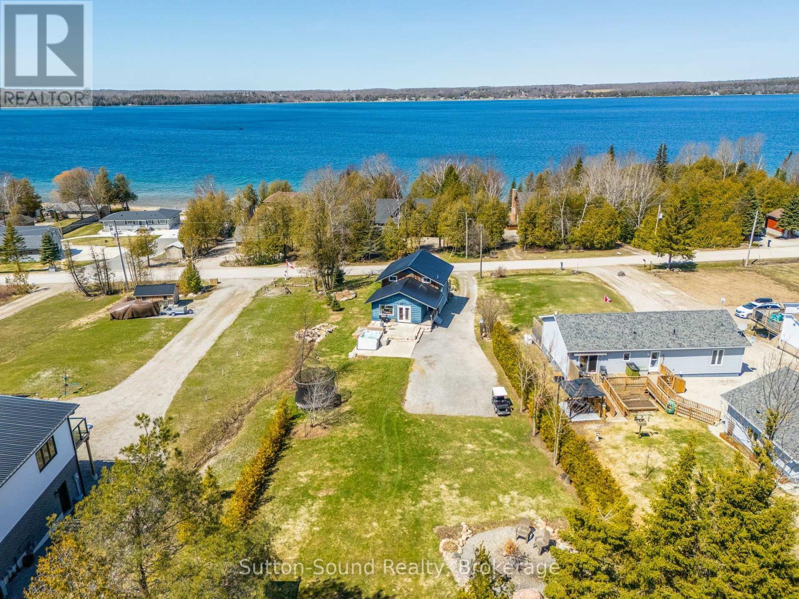 












146 SUNSET BOULEVARD

,
Georgian Bluffs,




Ontario
N0H2T0

