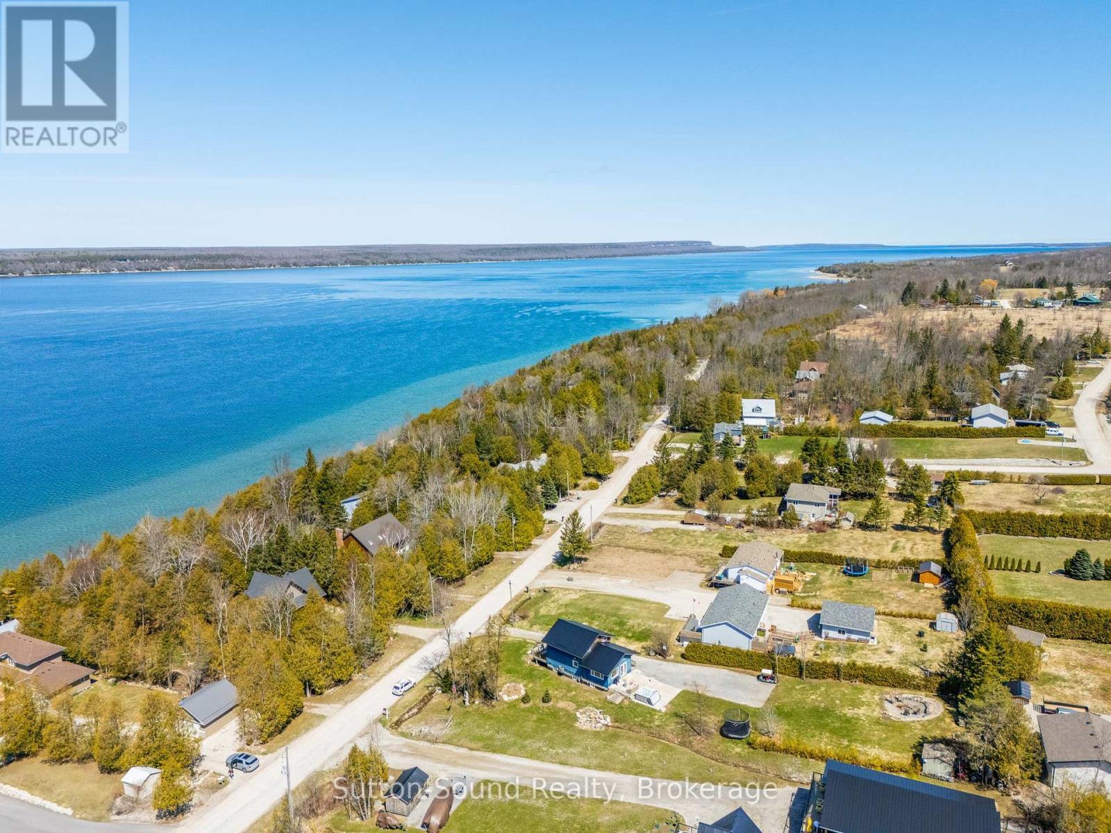 












146 SUNSET BOULEVARD

,
Georgian Bluffs,




Ontario
N0H2T0

