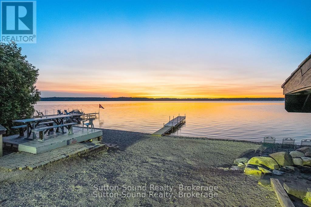 












146 SUNSET BOULEVARD

,
Georgian Bluffs,




Ontario
N0H2T0

