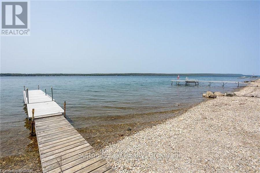 












146 SUNSET BOULEVARD

,
Georgian Bluffs,




Ontario
N0H2T0

