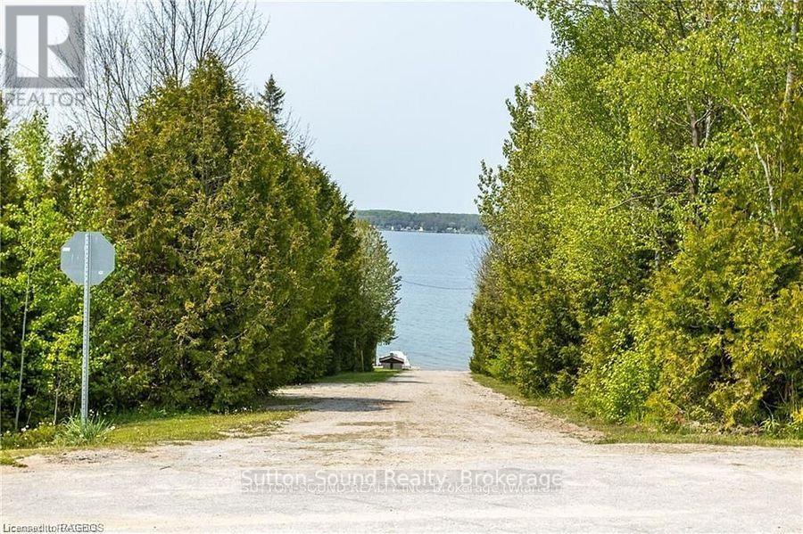 












146 SUNSET BOULEVARD

,
Georgian Bluffs,




Ontario
N0H2T0

