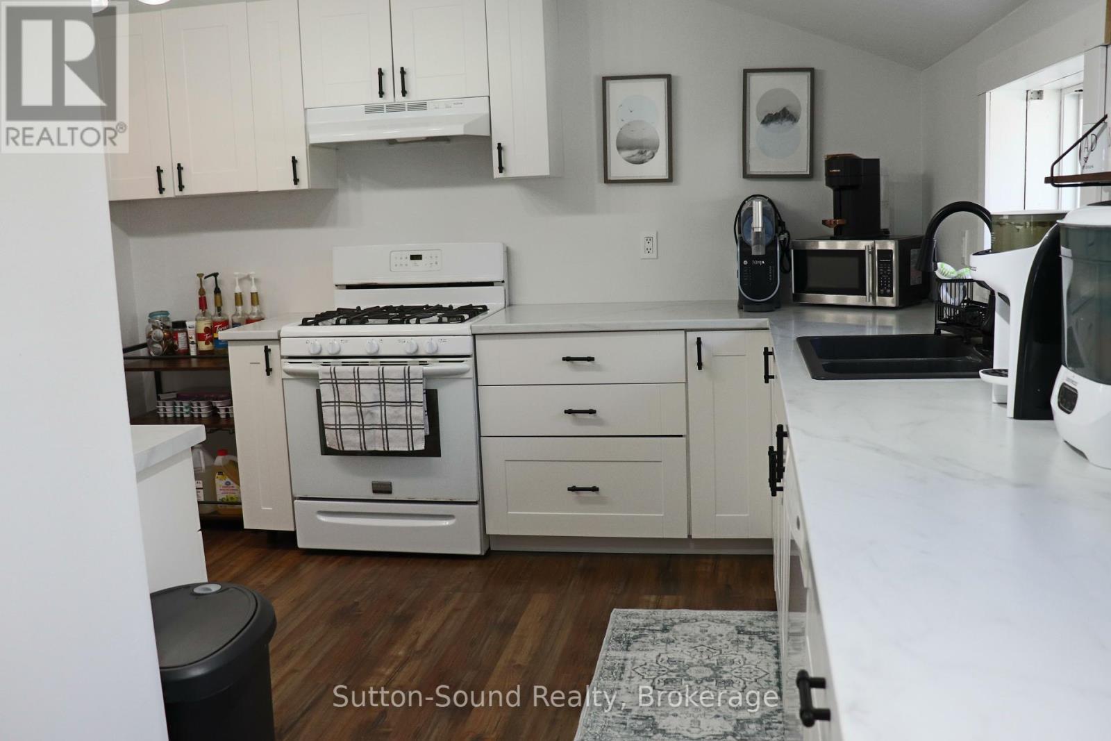 












31 YONGE STREET S

,
Arran-Elderslie,




Ontario
N0H2N0

