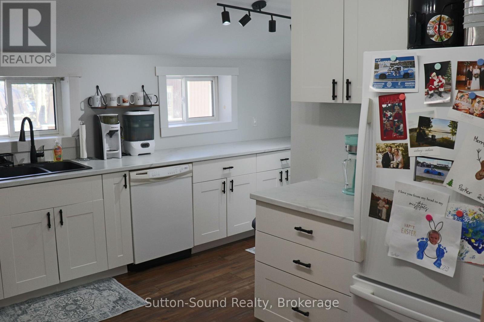 












31 YONGE STREET S

,
Arran-Elderslie,




Ontario
N0H2N0

