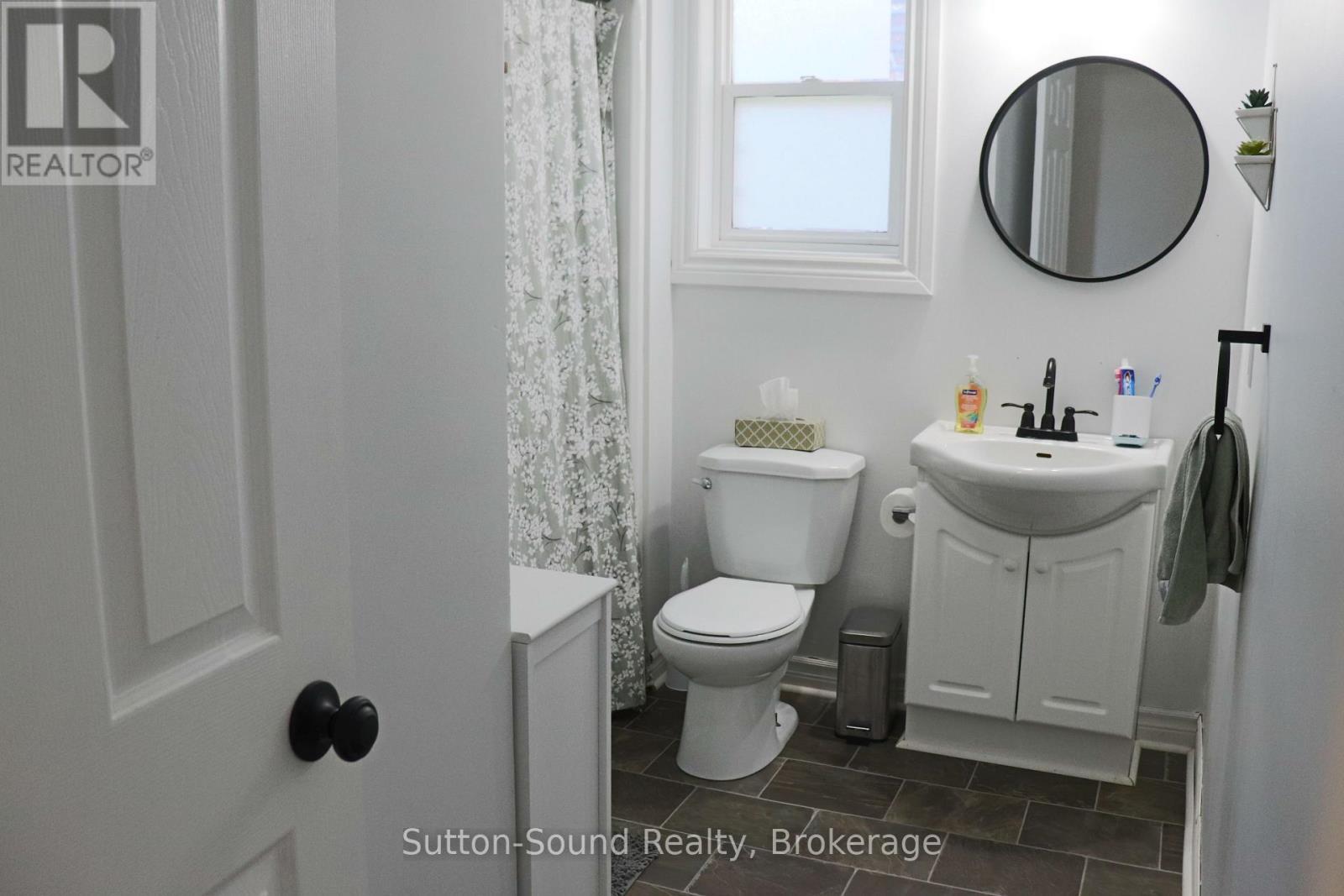 












31 YONGE STREET S

,
Arran-Elderslie,




Ontario
N0H2N0

