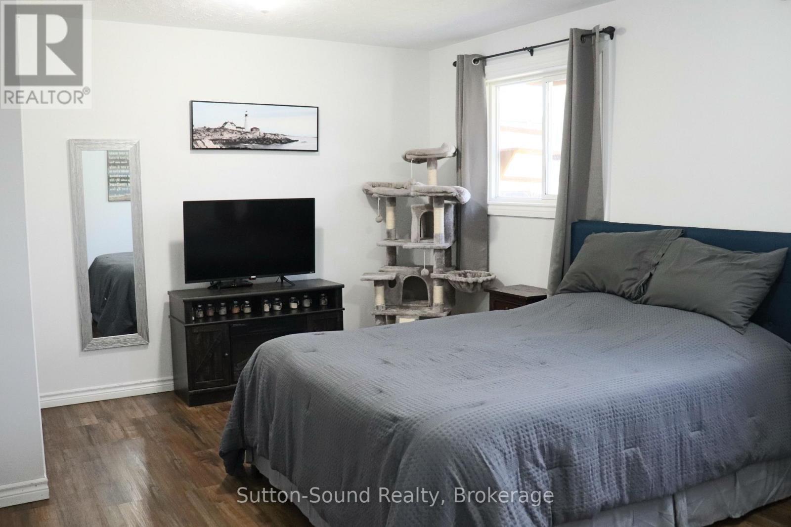 












31 YONGE STREET S

,
Arran-Elderslie,




Ontario
N0H2N0

