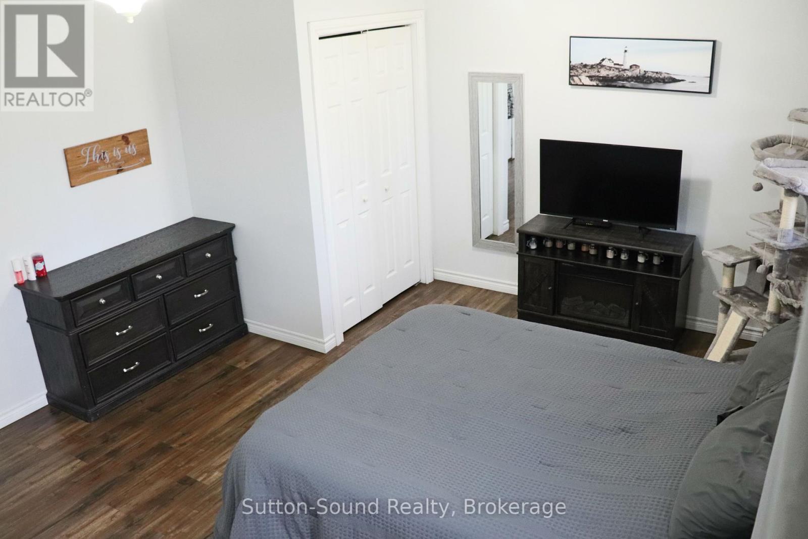 












31 YONGE STREET S

,
Arran-Elderslie,




Ontario
N0H2N0

