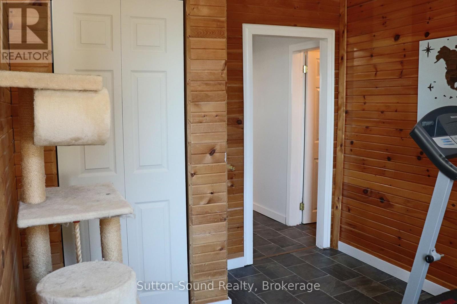 












31 YONGE STREET S

,
Arran-Elderslie,




Ontario
N0H2N0

