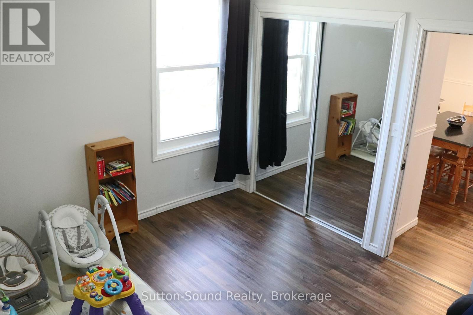 












31 YONGE STREET S

,
Arran-Elderslie,




Ontario
N0H2N0

