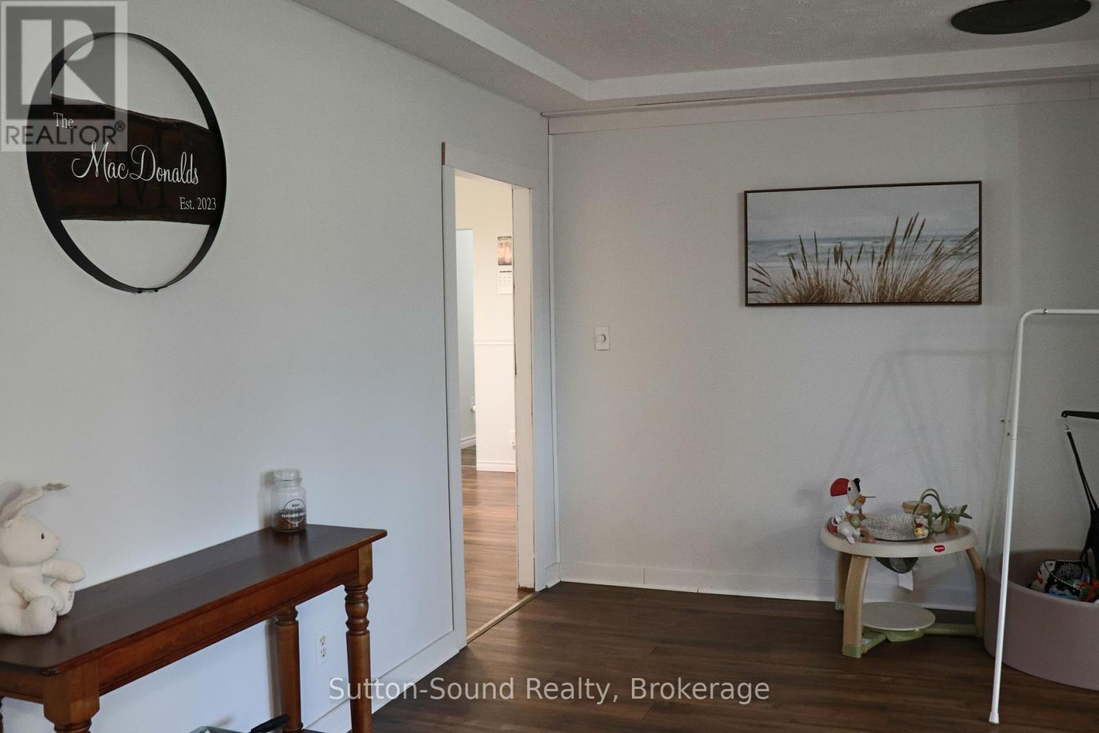 












31 YONGE STREET S

,
Arran-Elderslie,




Ontario
N0H2N0

