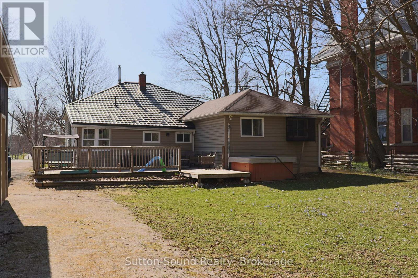 












31 YONGE STREET S

,
Arran-Elderslie,




Ontario
N0H2N0


