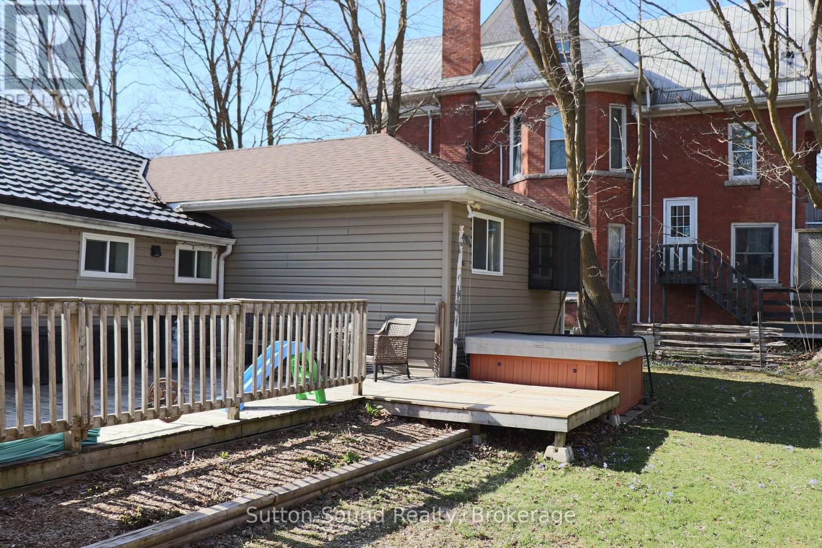 












31 YONGE STREET S

,
Arran-Elderslie,




Ontario
N0H2N0

