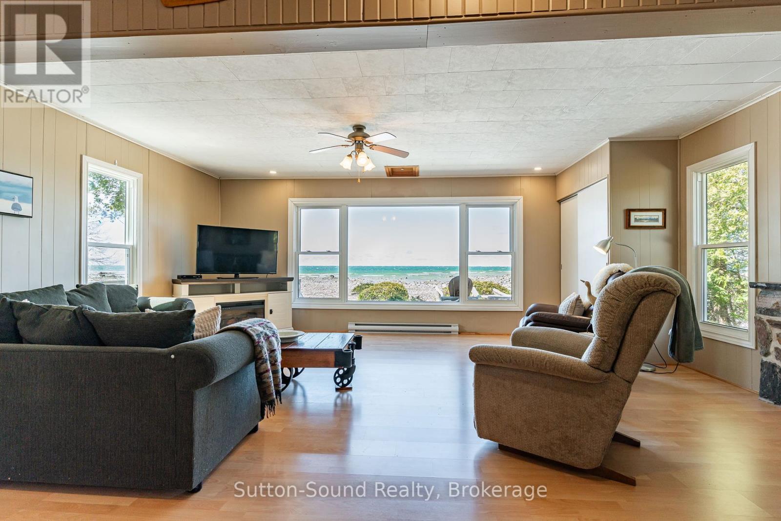 












1292 SUNSET DRIVE

,
South Bruce Peninsula,




Ontario
N0H2T0

