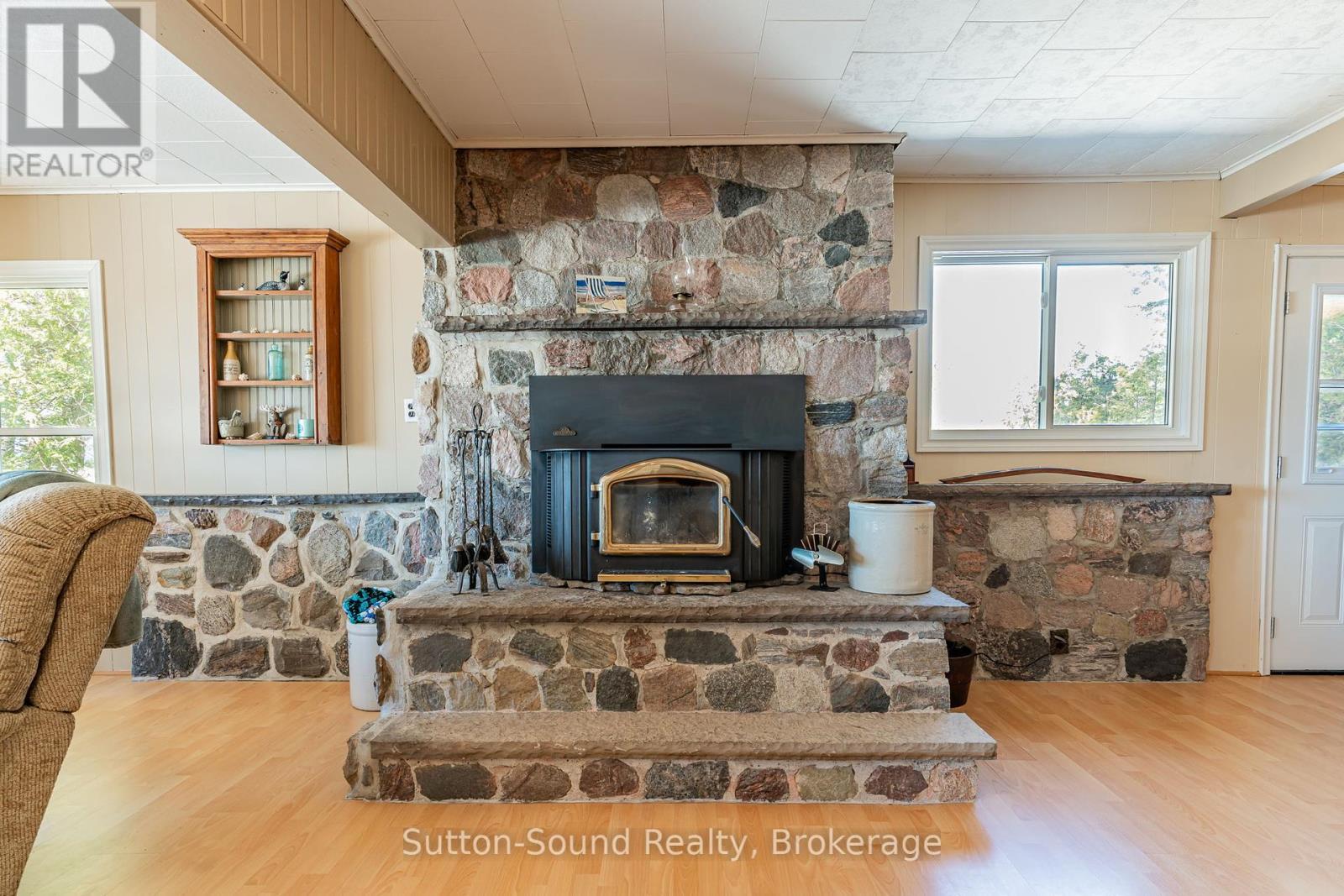 












1292 SUNSET DRIVE

,
South Bruce Peninsula,




Ontario
N0H2T0

