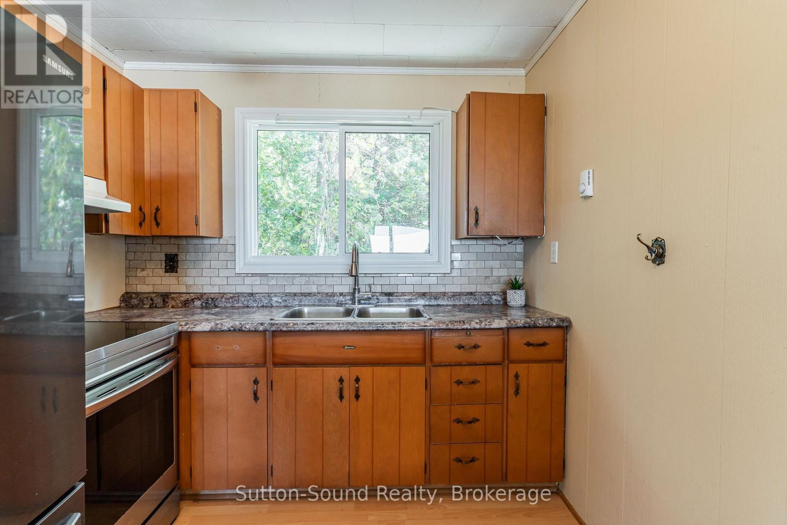 












1292 SUNSET DRIVE

,
South Bruce Peninsula,




Ontario
N0H2T0

