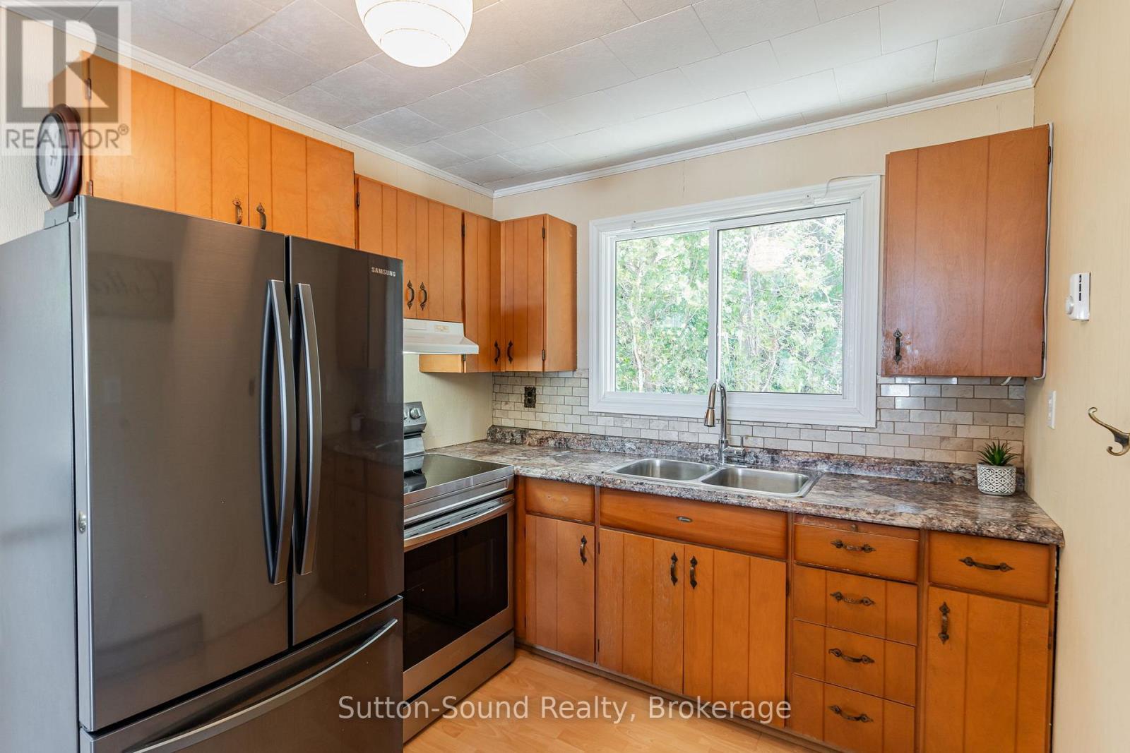 












1292 SUNSET DRIVE

,
South Bruce Peninsula,




Ontario
N0H2T0

