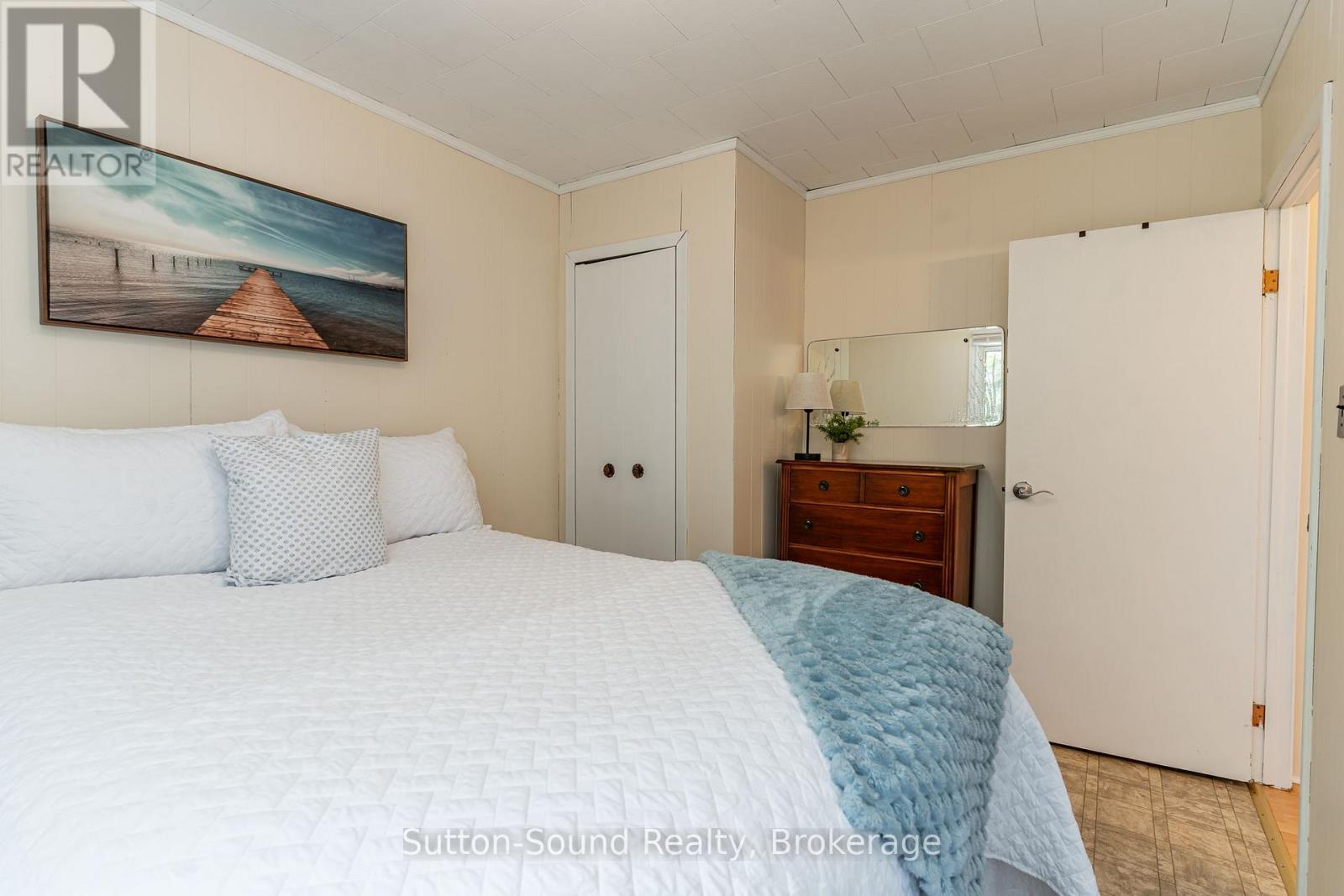 












1292 SUNSET DRIVE

,
South Bruce Peninsula,




Ontario
N0H2T0

