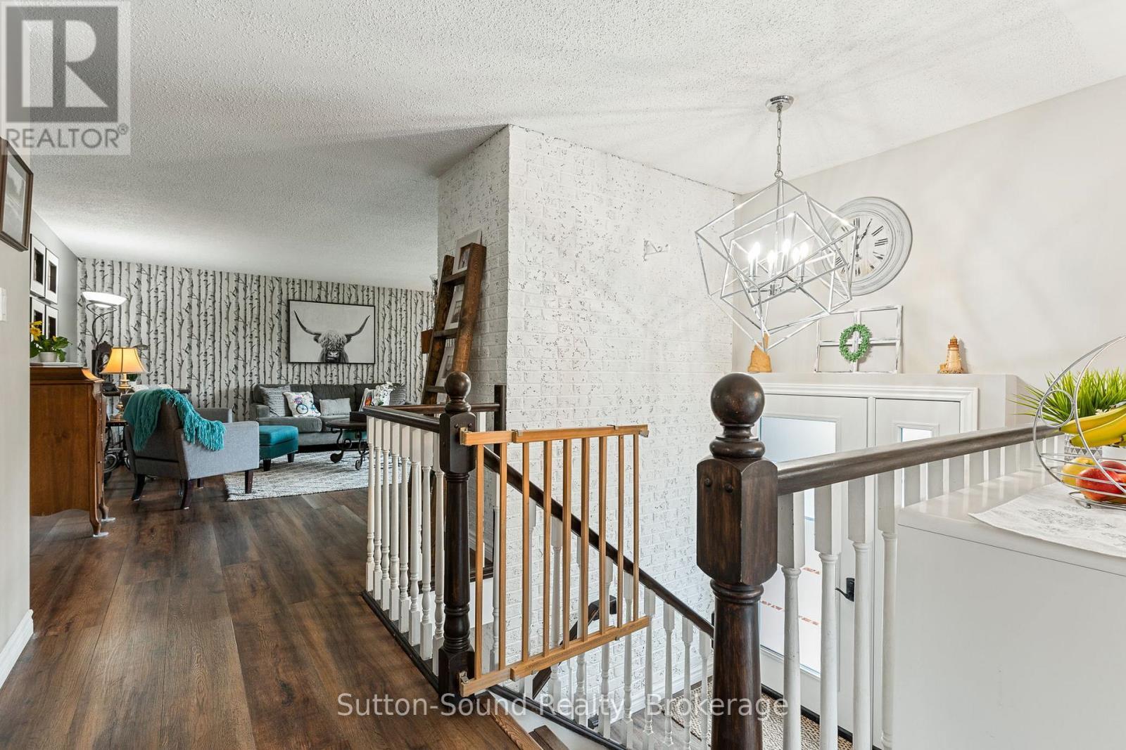 












403 SIMCOE AVENUE

,
South Bruce Peninsula,




Ontario
N0H2G0

