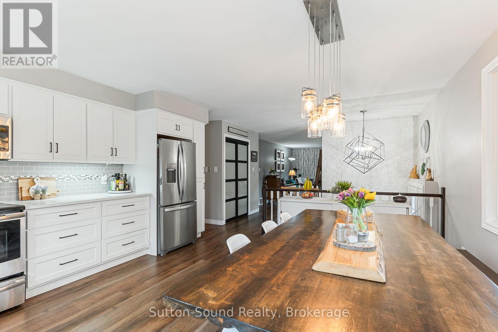 












403 SIMCOE AVENUE

,
South Bruce Peninsula,




Ontario
N0H2G0

