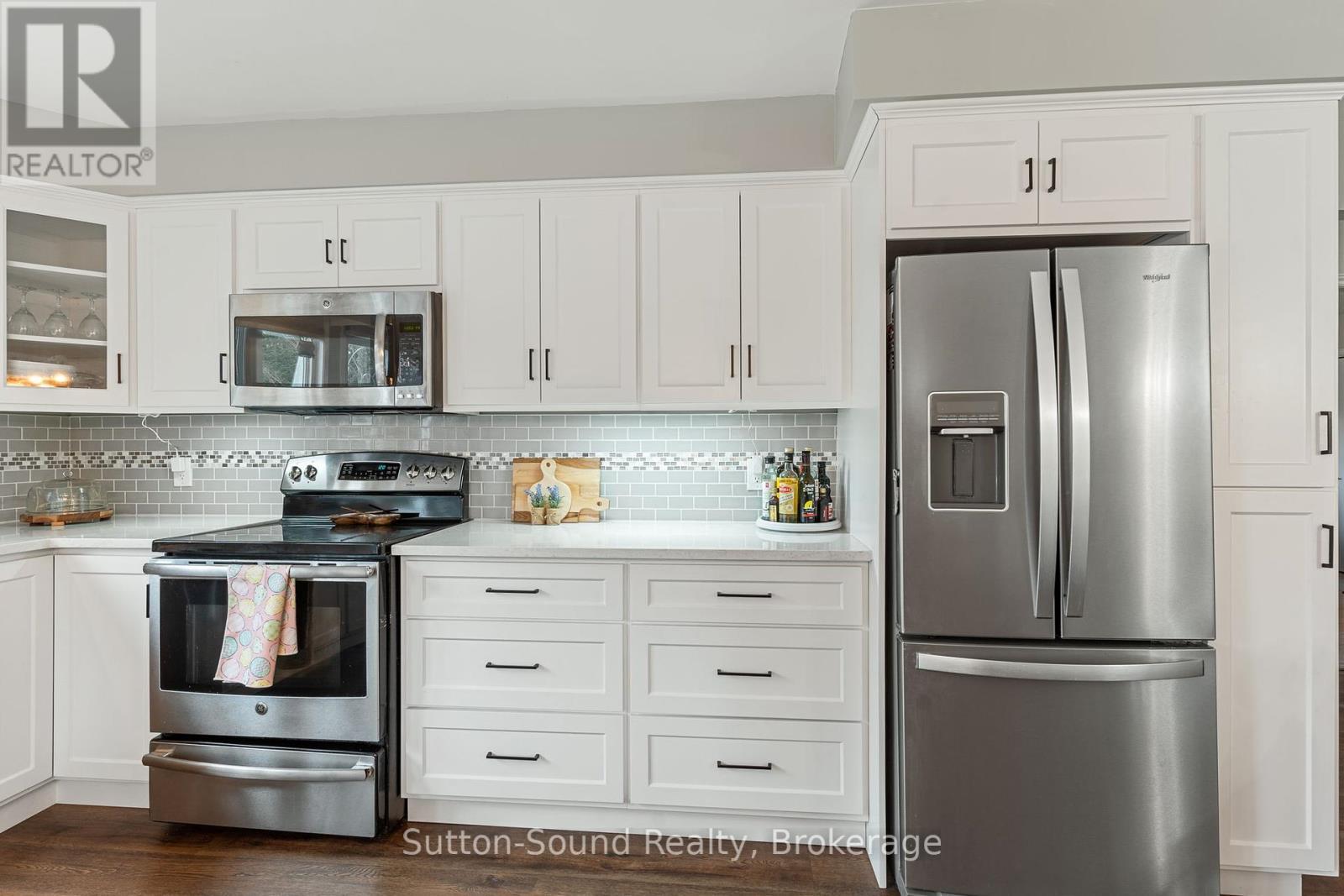 












403 SIMCOE AVENUE

,
South Bruce Peninsula,




Ontario
N0H2G0

