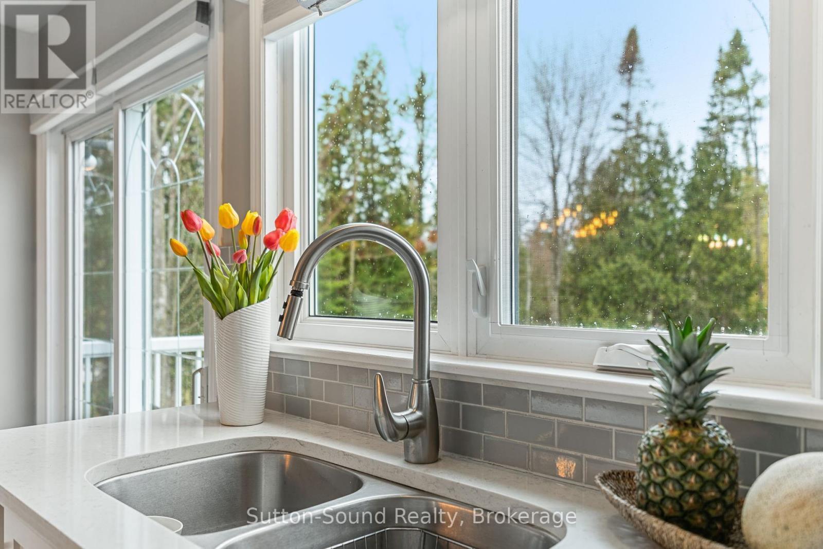 












403 SIMCOE AVENUE

,
South Bruce Peninsula,




Ontario
N0H2G0

