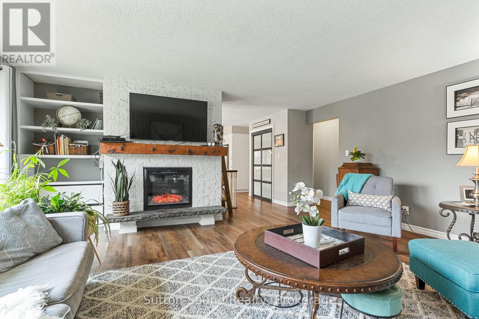 












403 SIMCOE AVENUE

,
South Bruce Peninsula,




Ontario
N0H2G0

