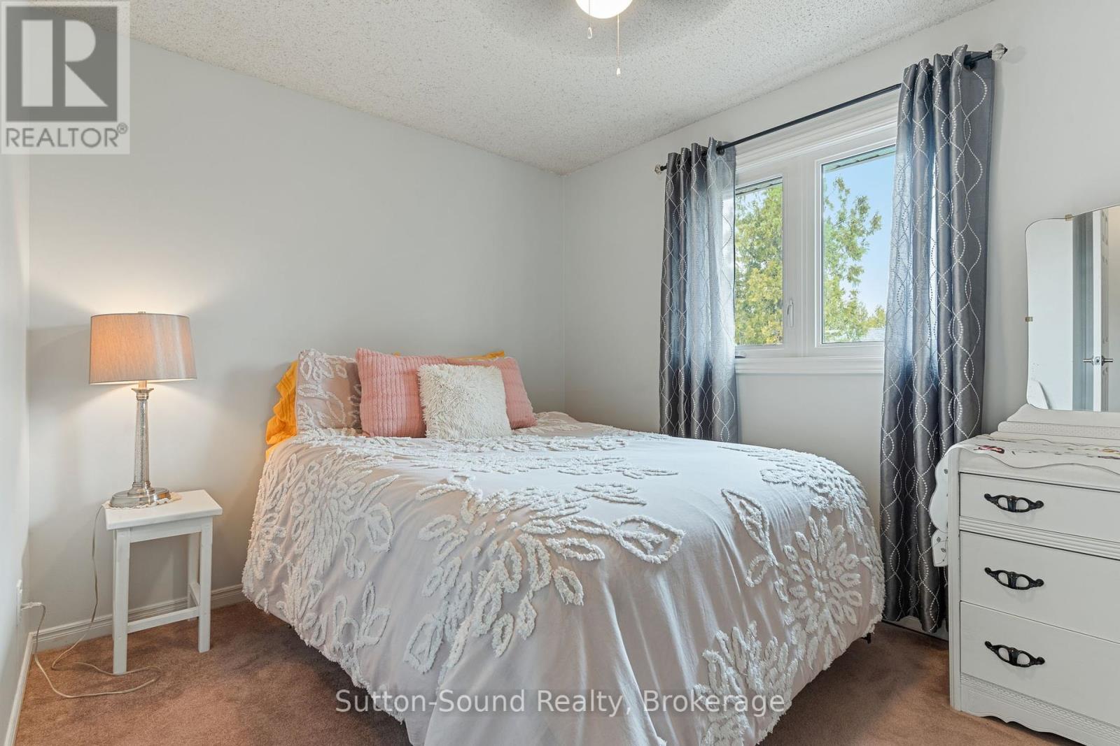 












403 SIMCOE AVENUE

,
South Bruce Peninsula,




Ontario
N0H2G0


