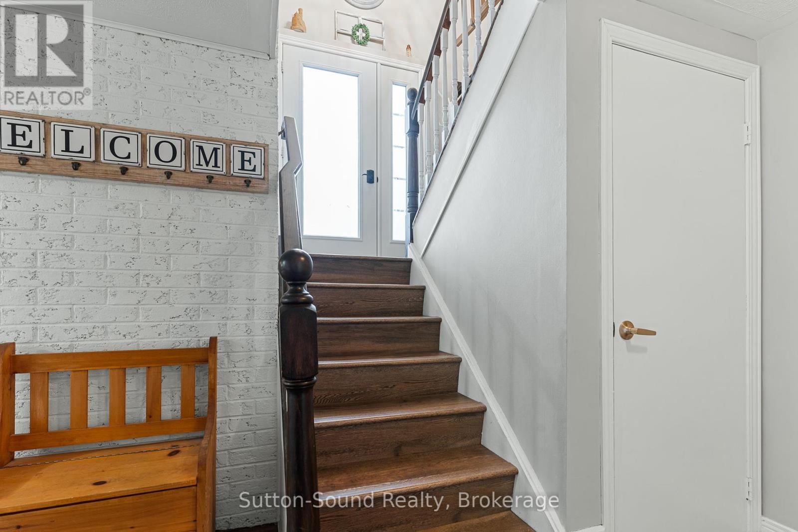 












403 SIMCOE AVENUE

,
South Bruce Peninsula,




Ontario
N0H2G0

