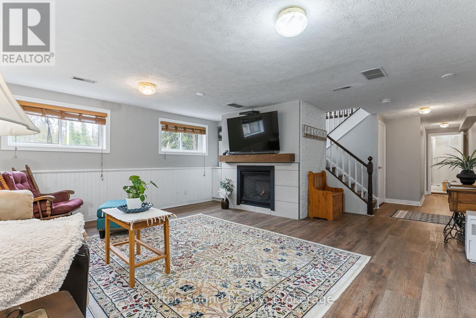 












403 SIMCOE AVENUE

,
South Bruce Peninsula,




Ontario
N0H2G0

