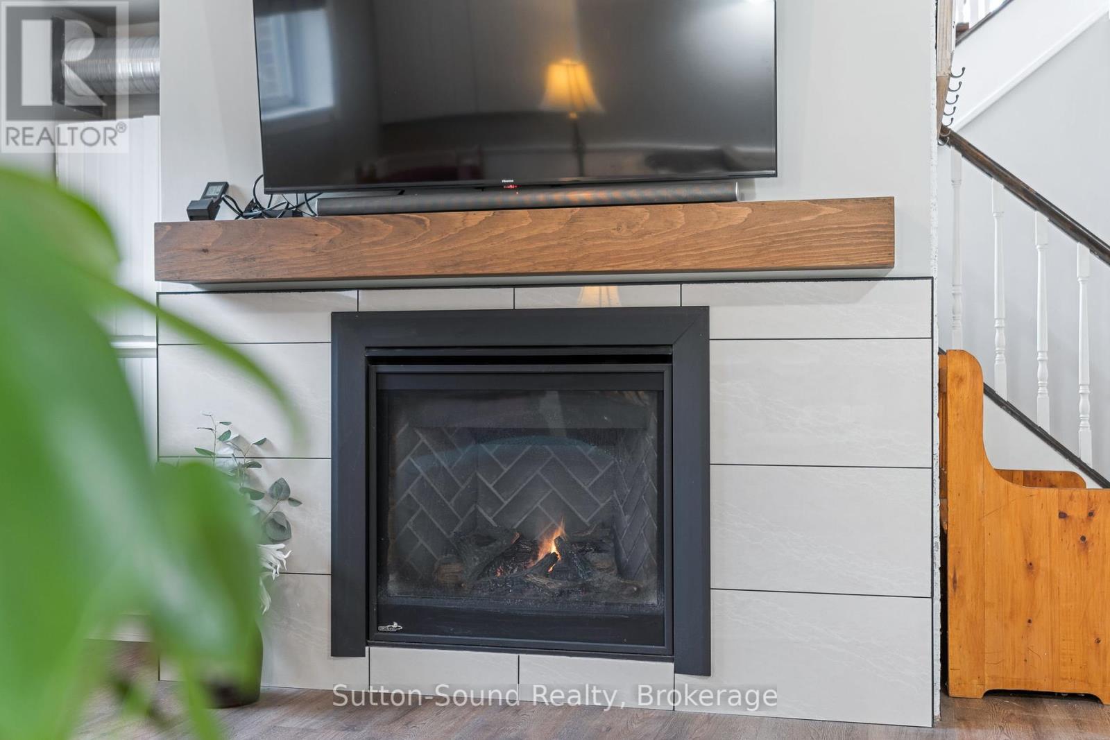 












403 SIMCOE AVENUE

,
South Bruce Peninsula,




Ontario
N0H2G0

