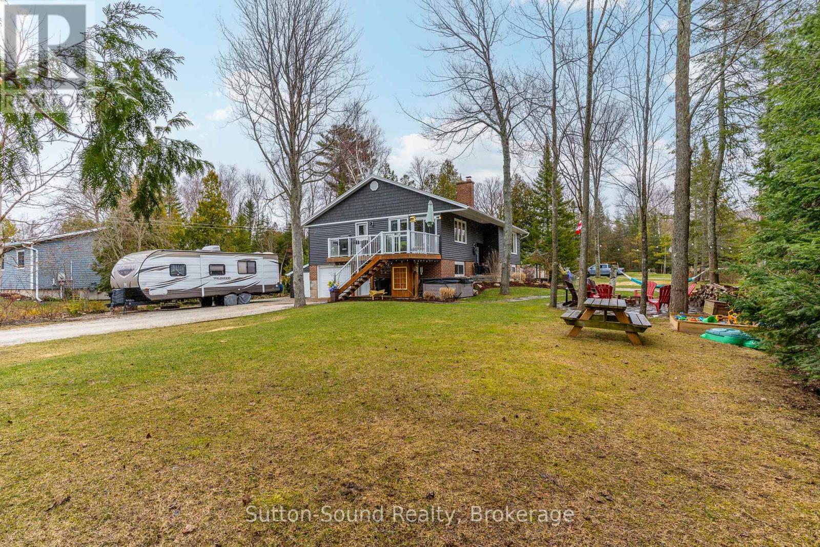 












403 SIMCOE AVENUE

,
South Bruce Peninsula,




Ontario
N0H2G0

