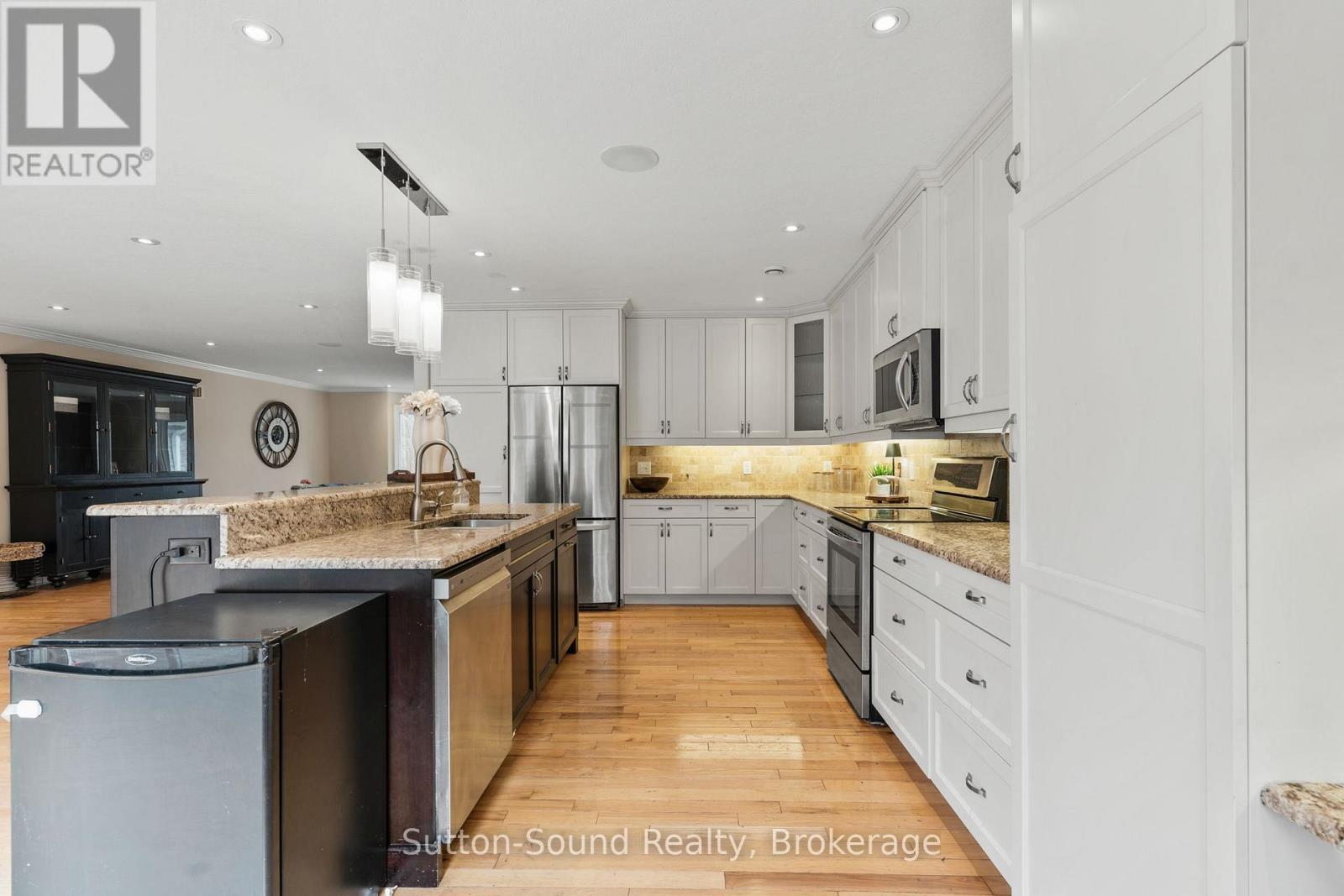 












133 PARK STREET

,
Georgian Bluffs,




Ontario
N4K6V5

