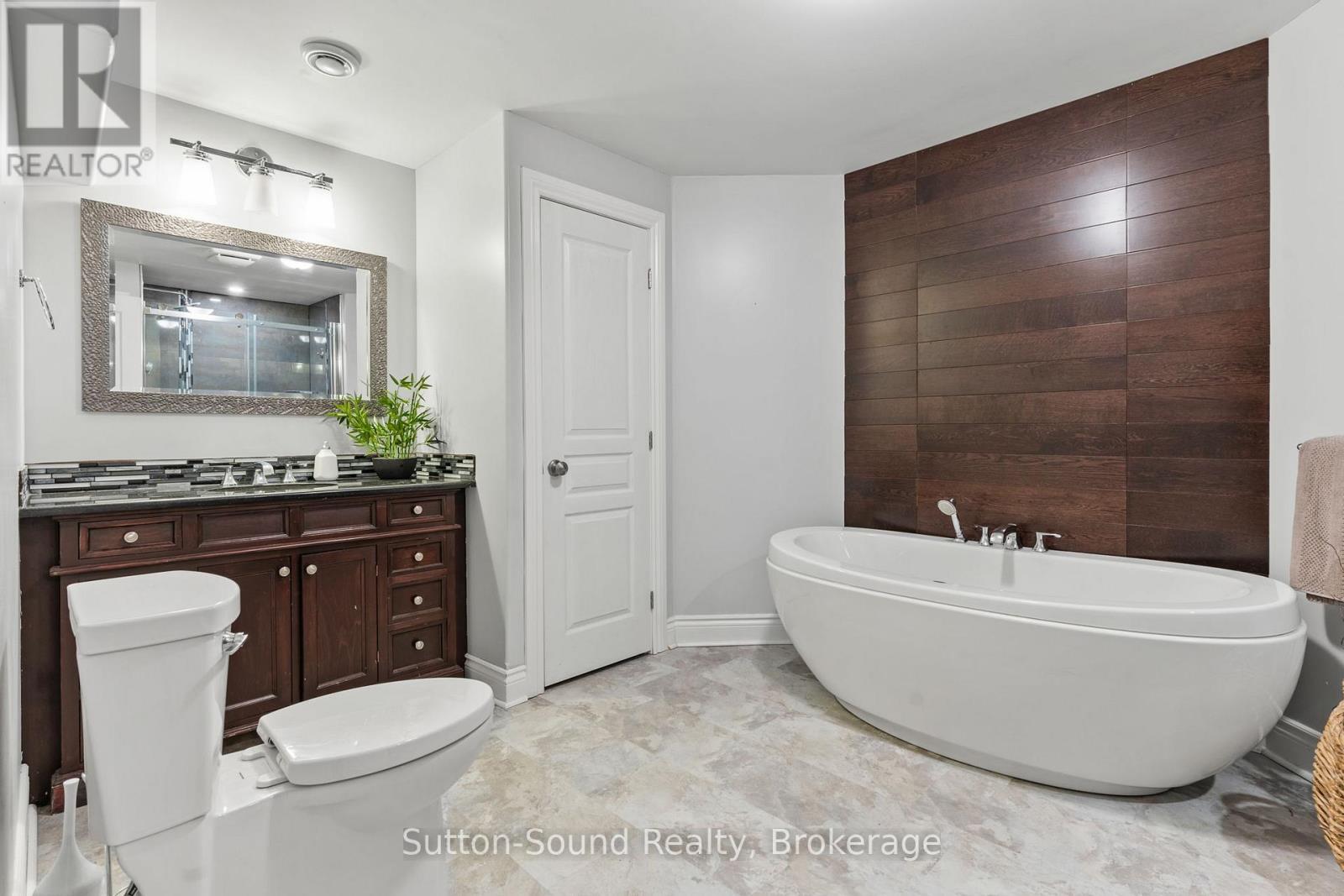 












133 PARK STREET

,
Georgian Bluffs,




Ontario
N4K6V5

