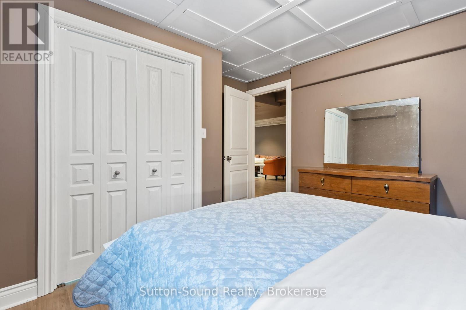 












133 PARK STREET

,
Georgian Bluffs,




Ontario
N4K6V5

