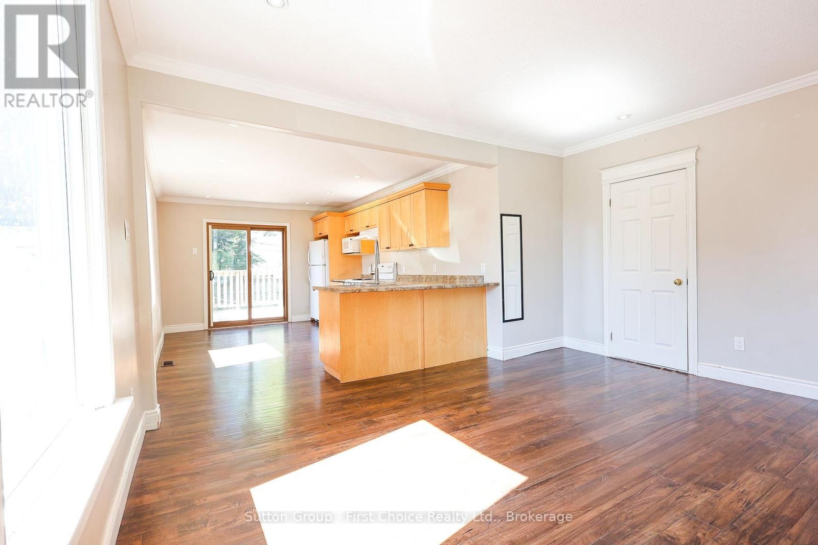 












122 TRINITY STREET

,
Stratford,




Ontario
N5A4P6

