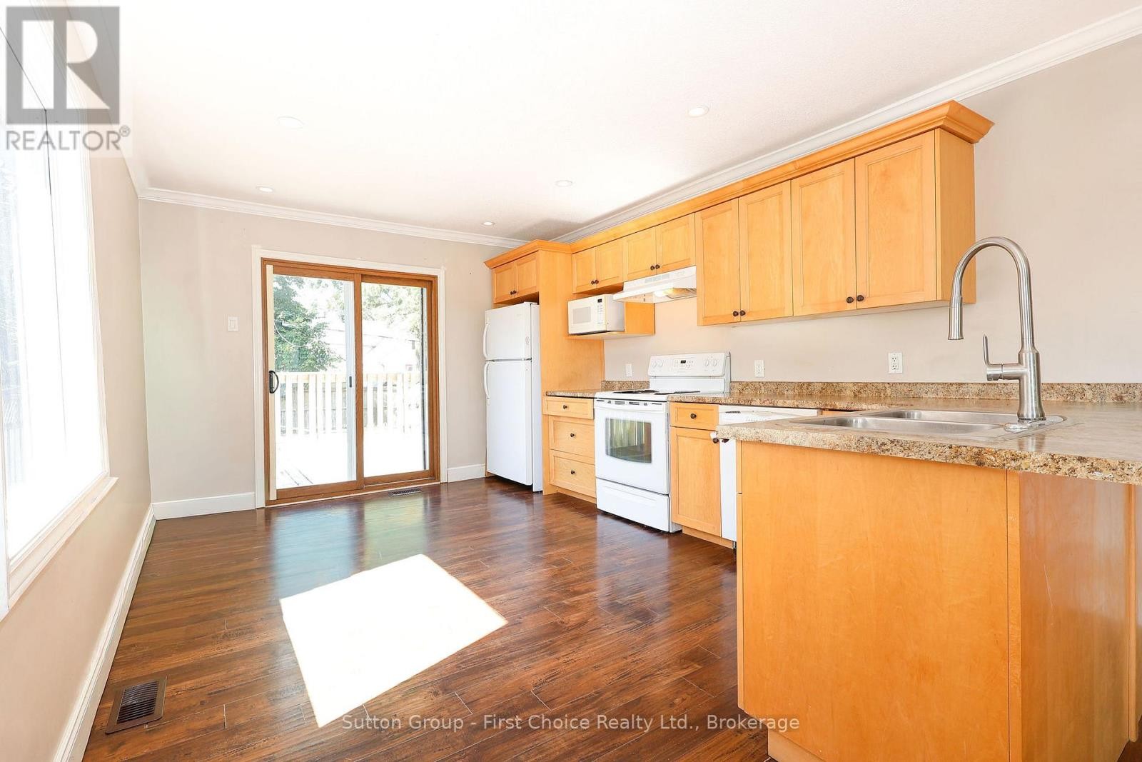 












122 TRINITY STREET

,
Stratford,




Ontario
N5A4P6

