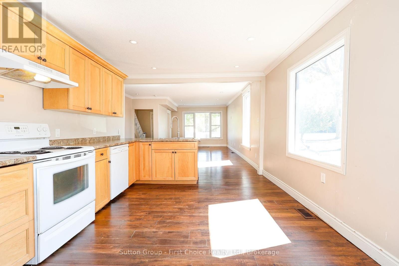 












122 TRINITY STREET

,
Stratford,




Ontario
N5A4P6

