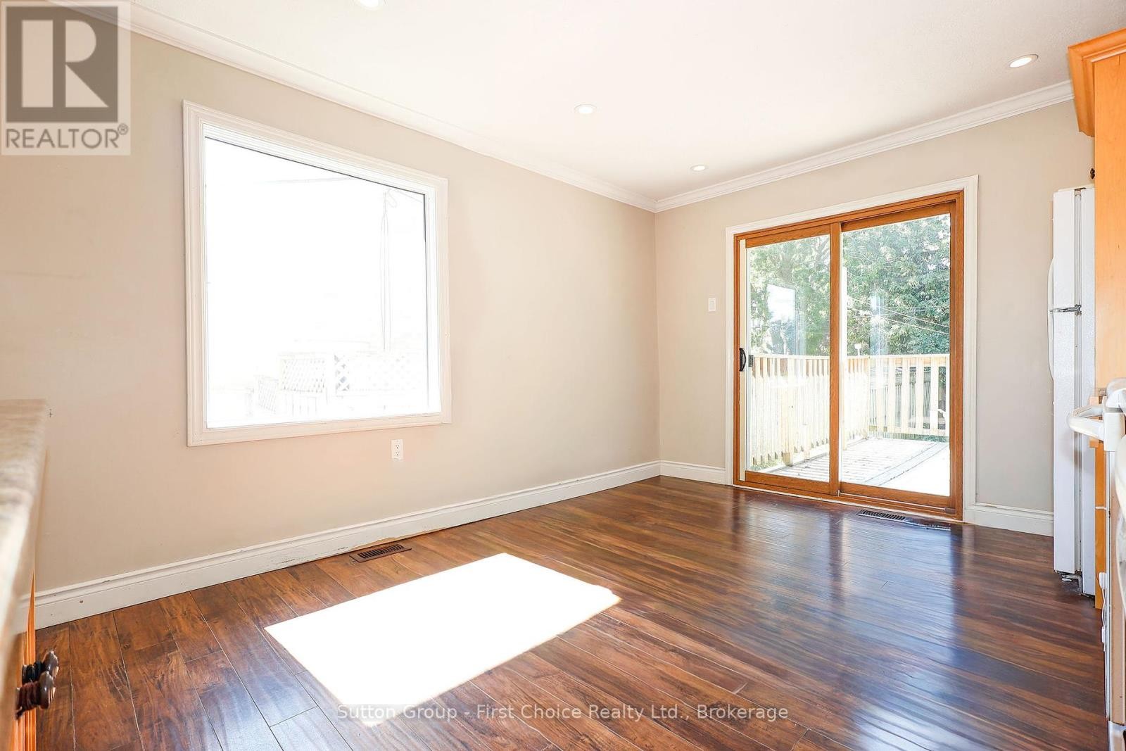 












122 TRINITY STREET

,
Stratford,




Ontario
N5A4P6

