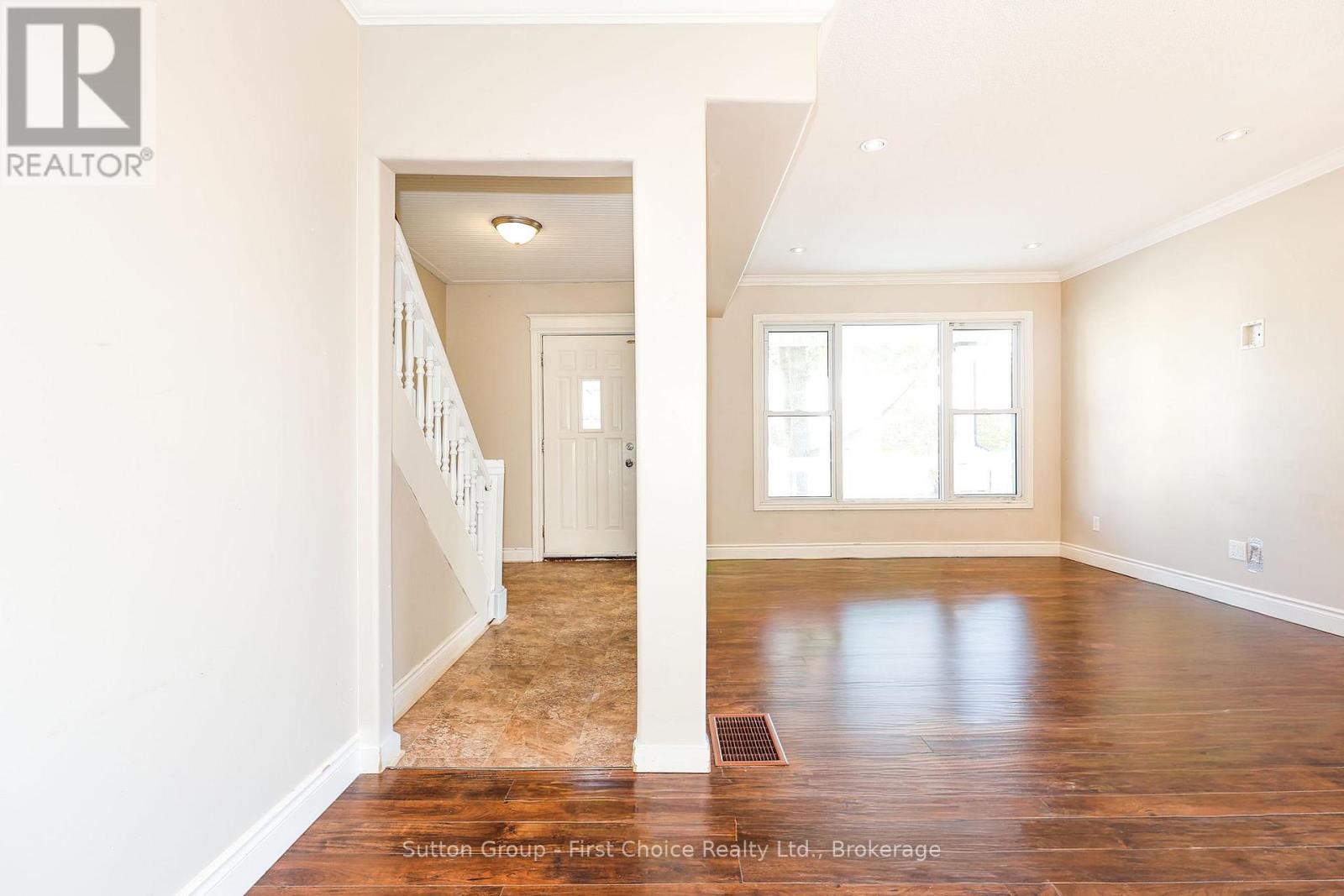 












122 TRINITY STREET

,
Stratford,




Ontario
N5A4P6

